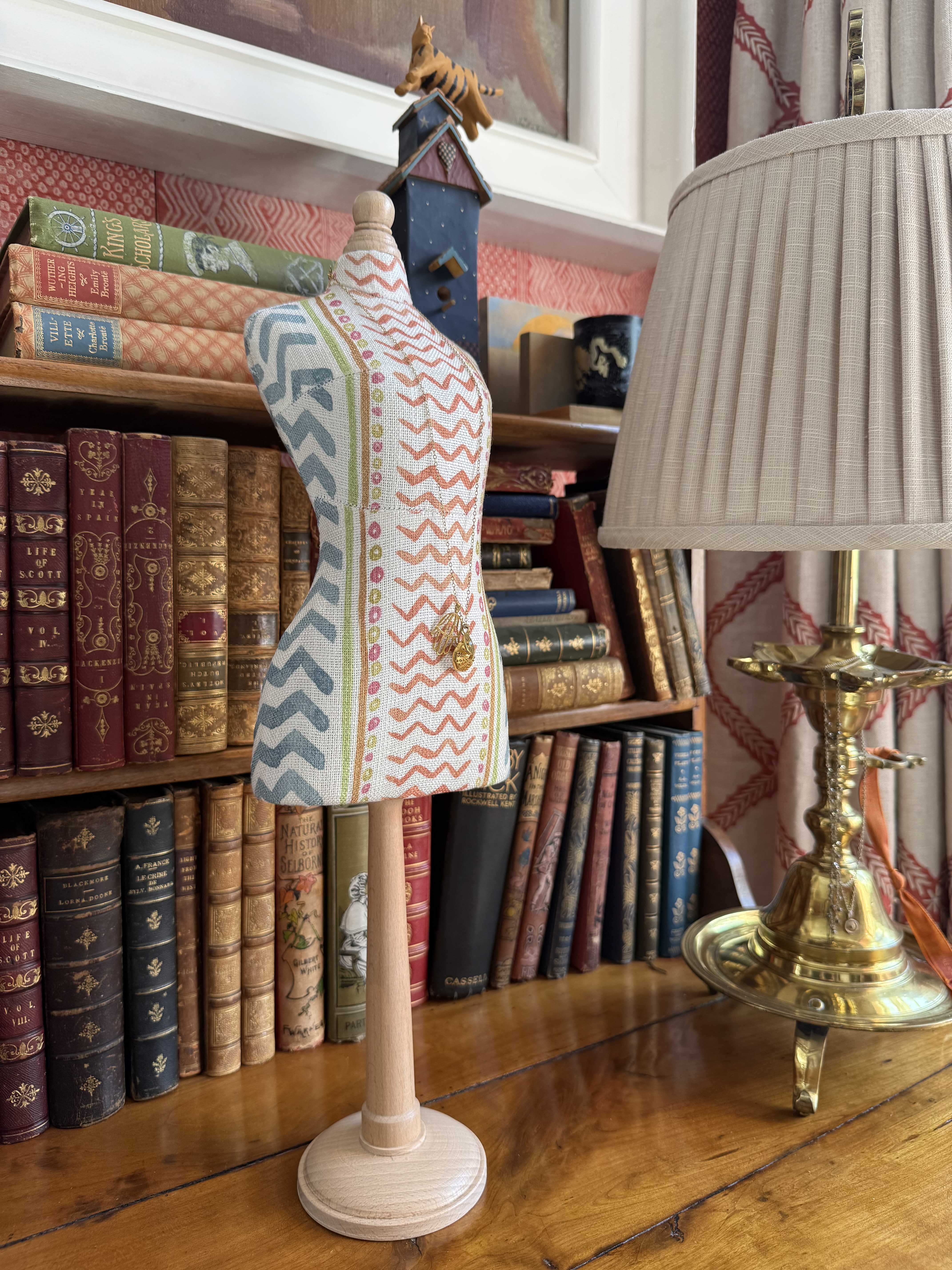 Bookend Mini Mannequin