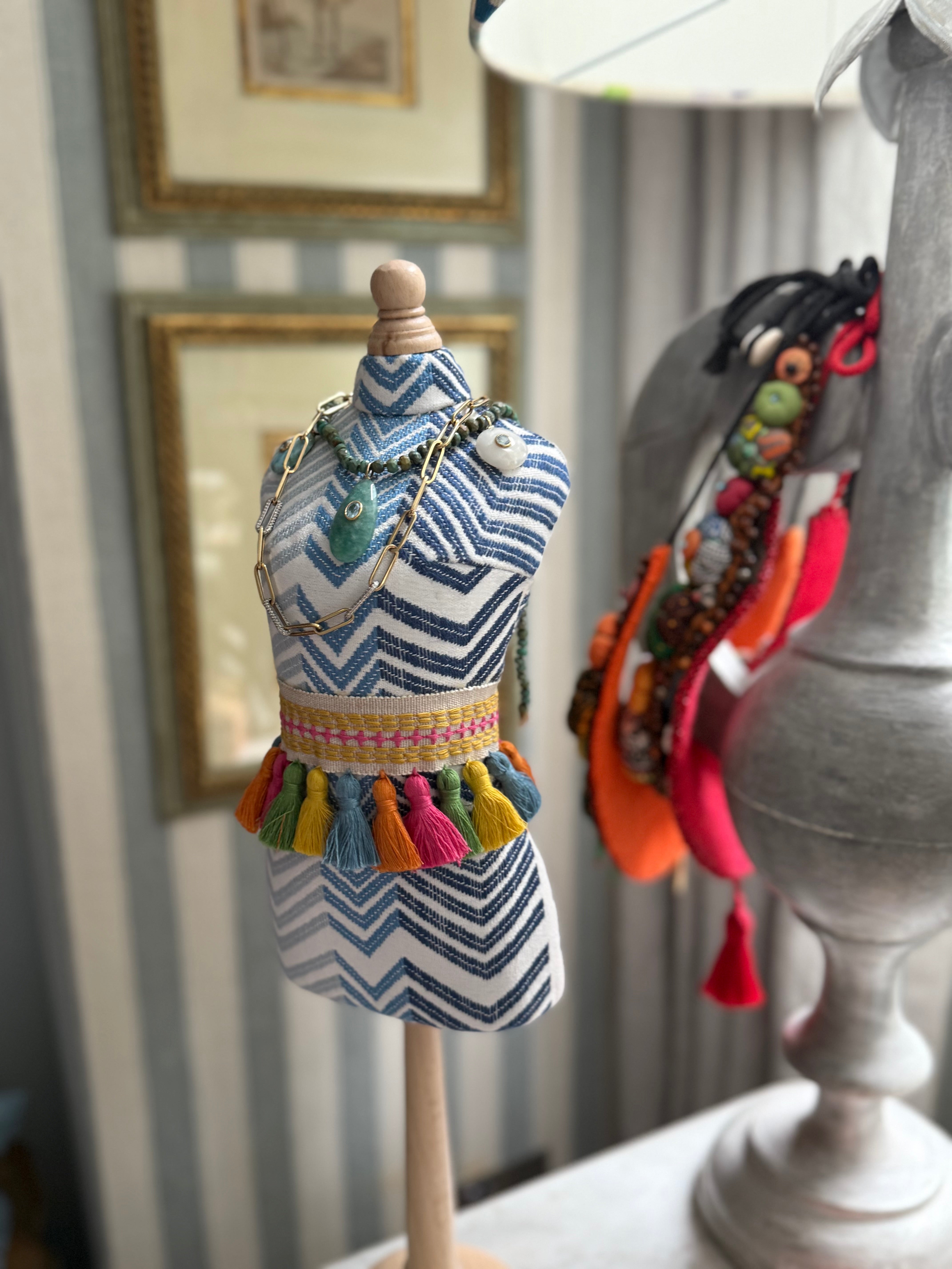 Wriggle Room Trimming Teal Spice Mini Mannequin