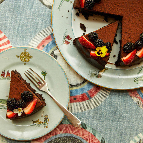 Side plate in Sailor's Farewell collection, sized at 20.5cm / 8.07', it is a perfect presentation for desserts and savoury treats. Created by Kit Kemp.