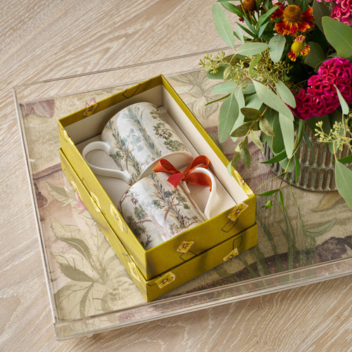 Stylish gift box with fine china set of two gold edged Tall Trees mugs, is a centre piece on any table display, and for daily tea and coffee pause.