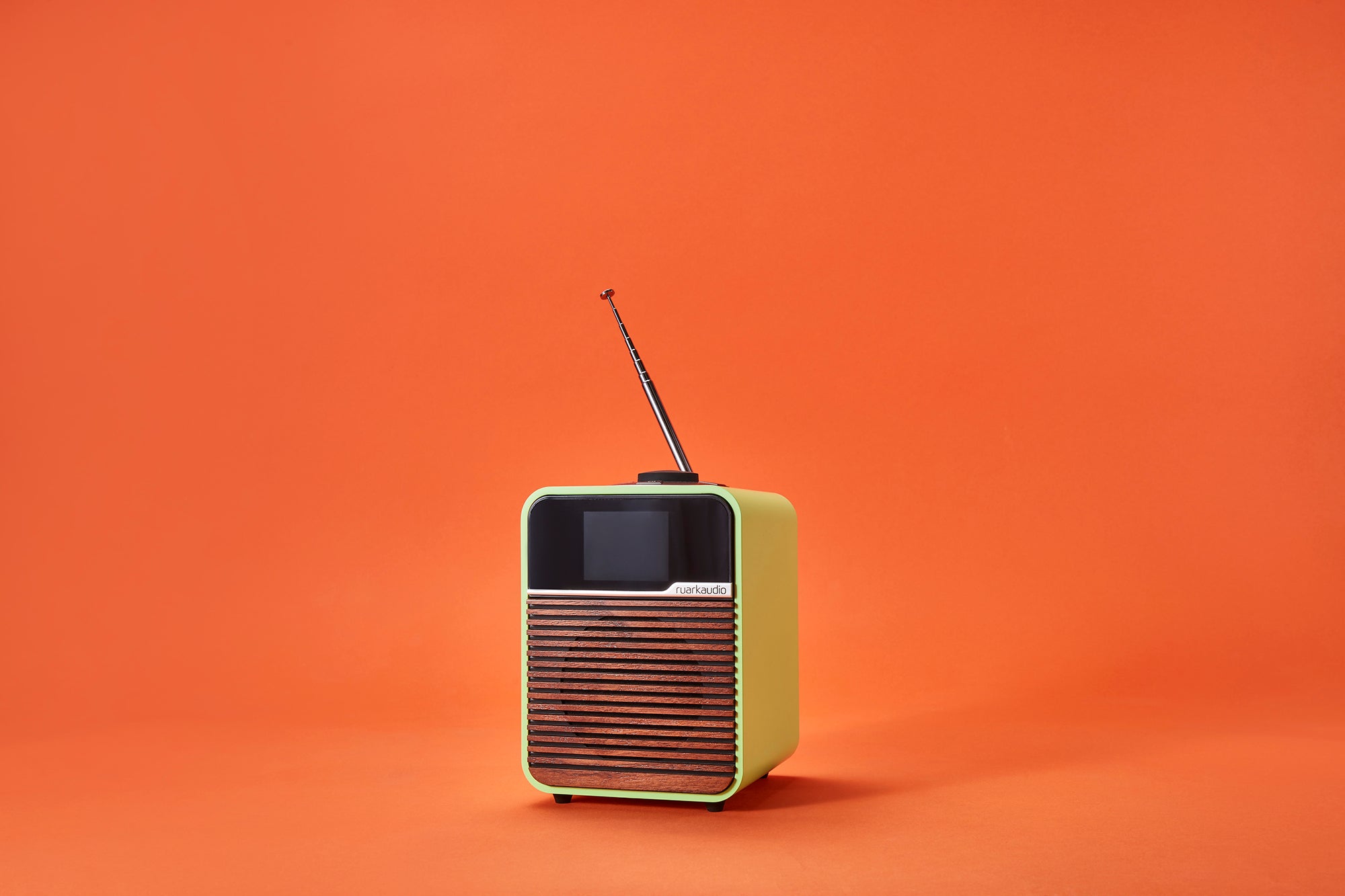 R1S Smart Radio - Green